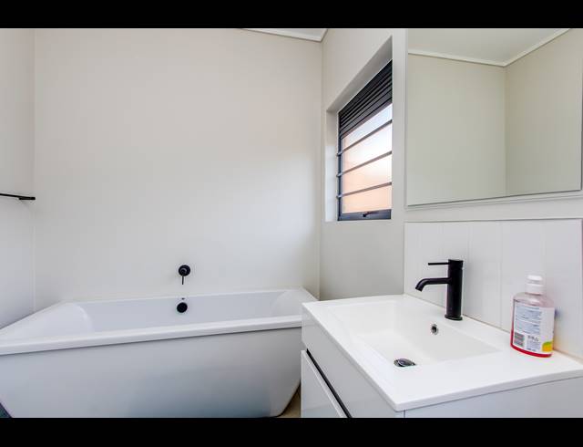 3 BEDROOM APARTMENT TO LET IN LINBRO PARK